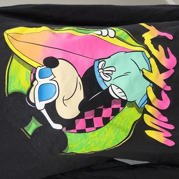 Disney Surfer Mickey Mouse Tshirt - Picture 3 of 4
